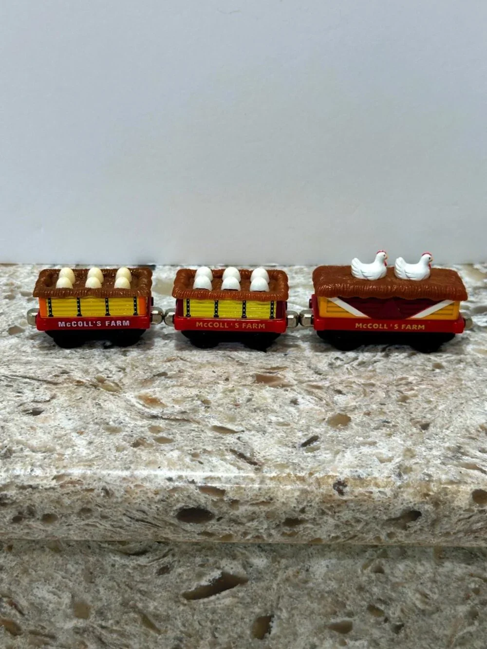 Thomas & Friends McColls Farm Chicken Egg Cargo Cars 2008 Take Along NO SOUND